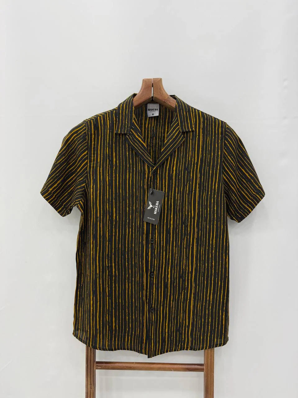 Chemise hawaïenne à rayures verticales