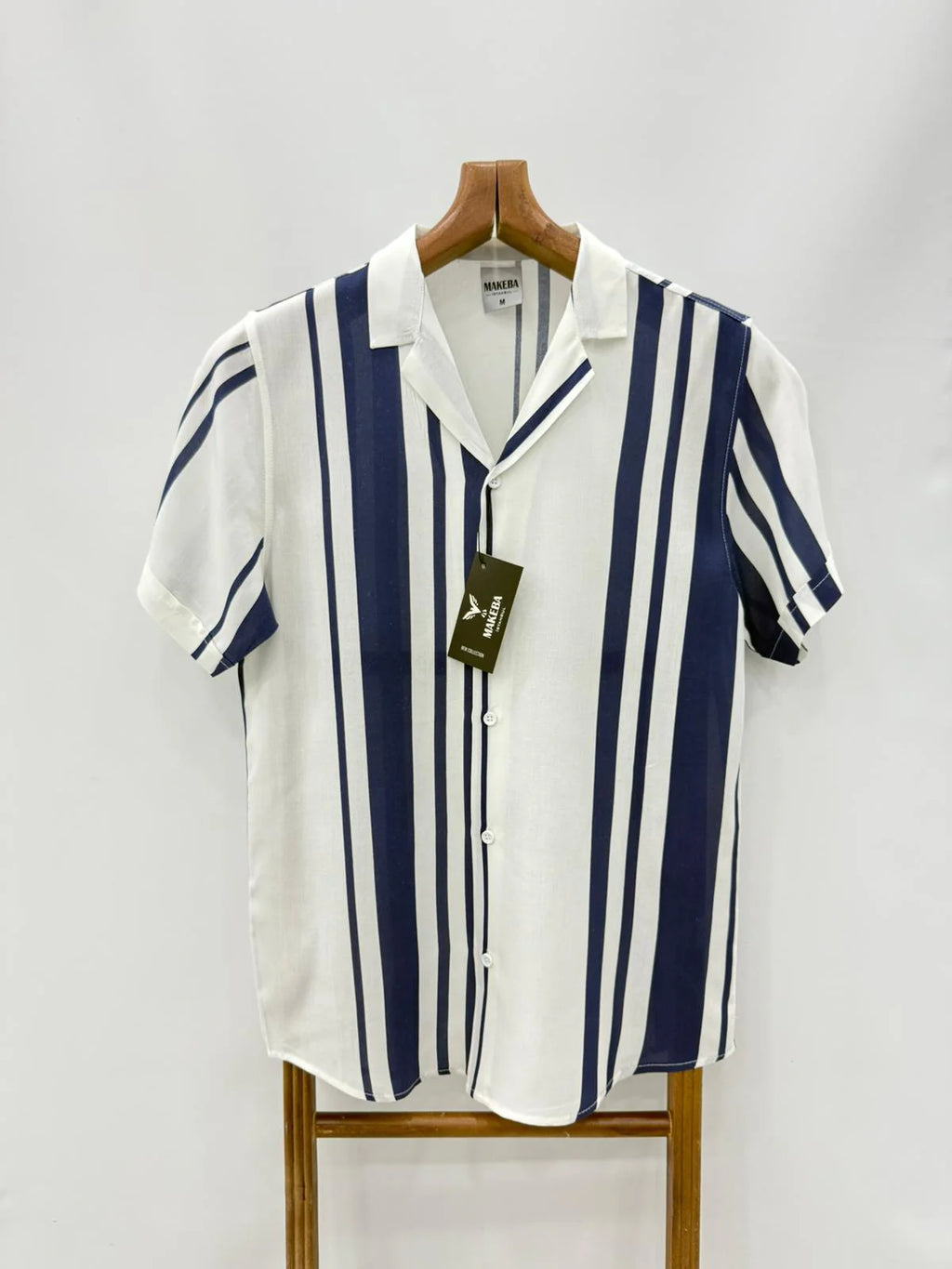 Chemise hawaïenne à rayures verticales